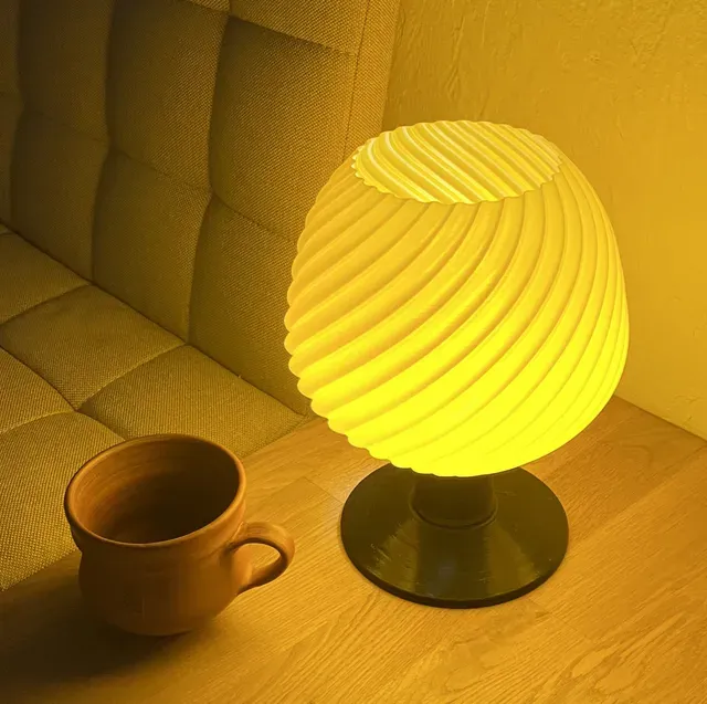 Twisted Ribbed Globe Lamp — Фото 13 из 14