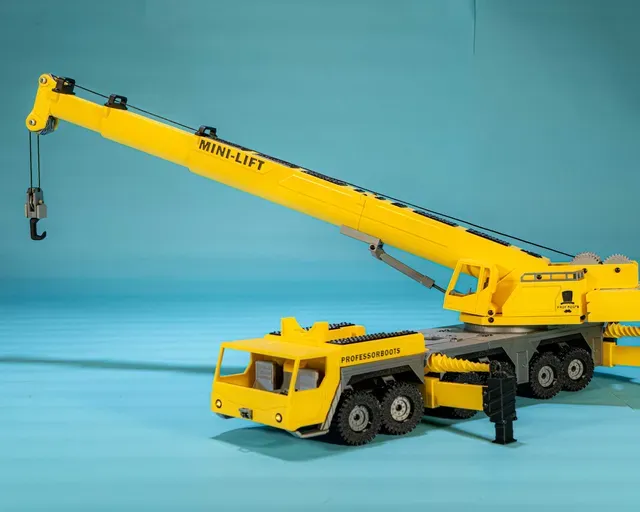 DIY RC Crane — Image 3 of 7