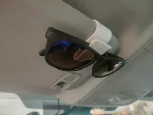 clip per occhiali auto