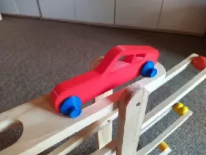 Ball track - sports car/Klučková dráha - sportovní auto