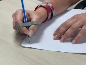Finger Brush Holder - Three Finger Version