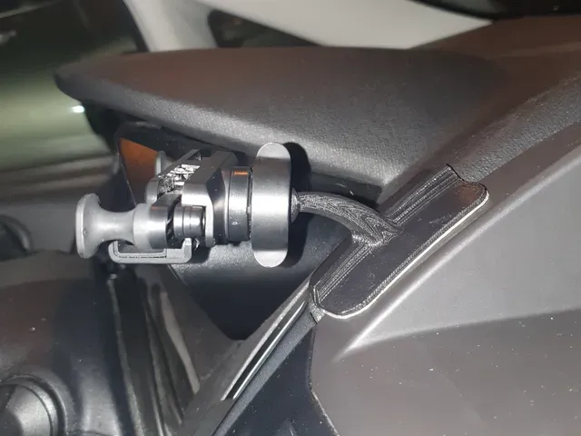 Ford Fiesta Phone Mount — Фото 2 из 3