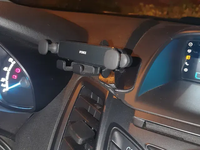 Ford Fiesta Phone Mount — Фото 3 из 3