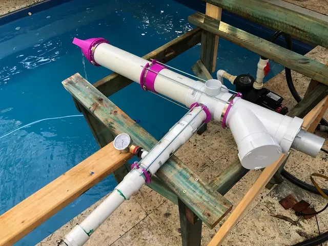 Pressure pipe holders — Image 4 of 4