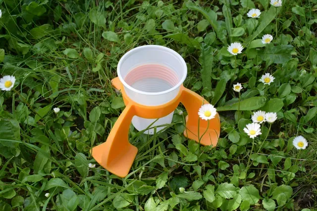 Picnic glass stabilizer