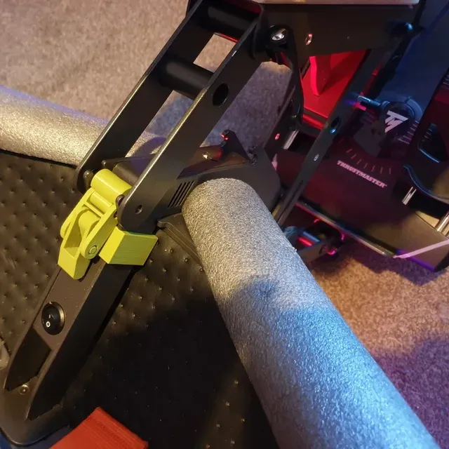 Yaw vr center mount hold down clip/toggle — Image 2 of 11