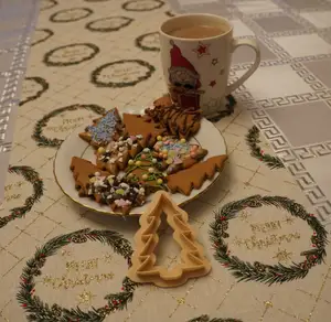 Forma do pierników w kształcie choinki\Gingerbread mold in the shape of a Christmas tree