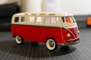 VW Bus / Multicolor / MMU