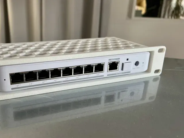 USW-Flex-2.5G-8-PoE 19-inch Modular Rack Mount — Фото 2 из 2