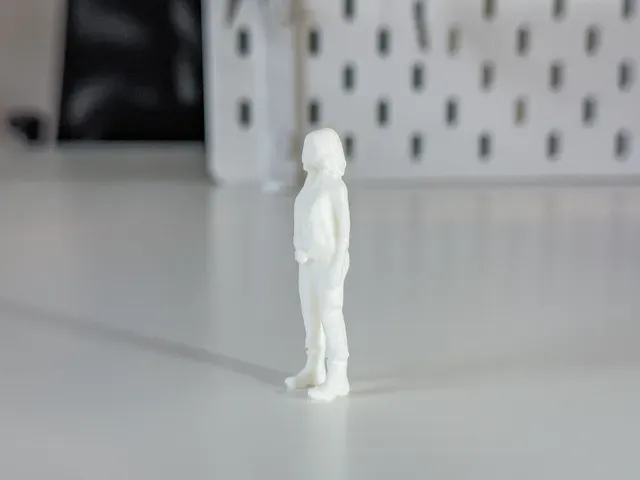 Miniature Woman/Tourist/Soldier for your Diorama — Image 3 of 4