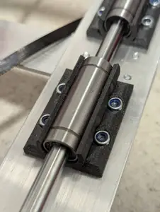 LM8LUU holder with SC8UU holes
