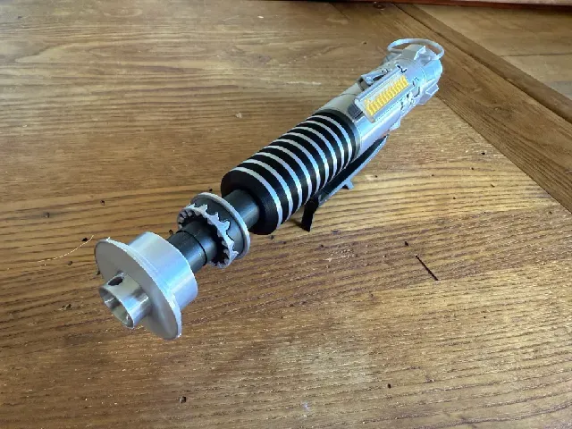 Luke Skywalker's V2 ROTJ Lightsaber — Фото 4 из 17