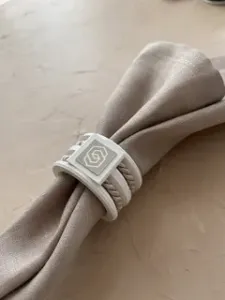 Hamptons white/shiny sand napkin ring set of 4