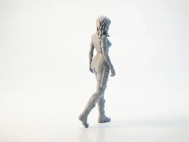 Female Figure Walking Statue 3D Printable — Фото 4 из 5