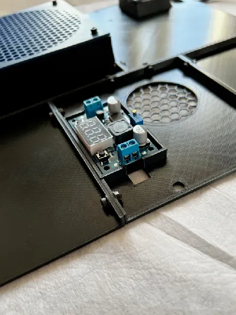 Modified Quietmode! Flashforge Adventurer 5M (AD5M) Back Panel w/ Buck Converter — Image 4 of 8