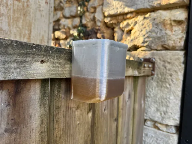 Asian Hornet Trap / Piège pour frelon asiatique (V1.0) — Image 2 of 3