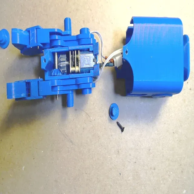 Walking Toy Robot — Image 2 of 6