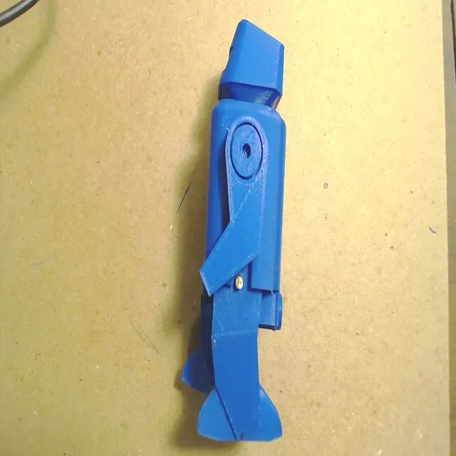 Walking Toy Robot — Image 3 of 6