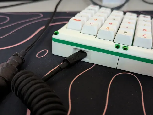 70 Key Ergonomic Keyboard — Фото 4 из 9