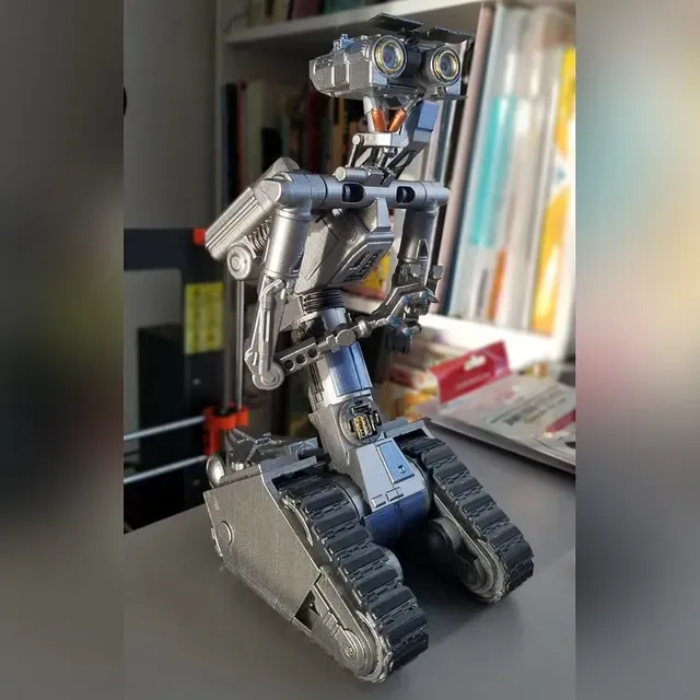 Johnny Five figure with SAINT parts & mods — Image 3 of 4