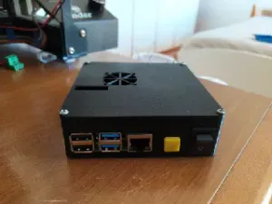 Raspberry Pi4B Octoprint enclosure (Ender 3 compatible)