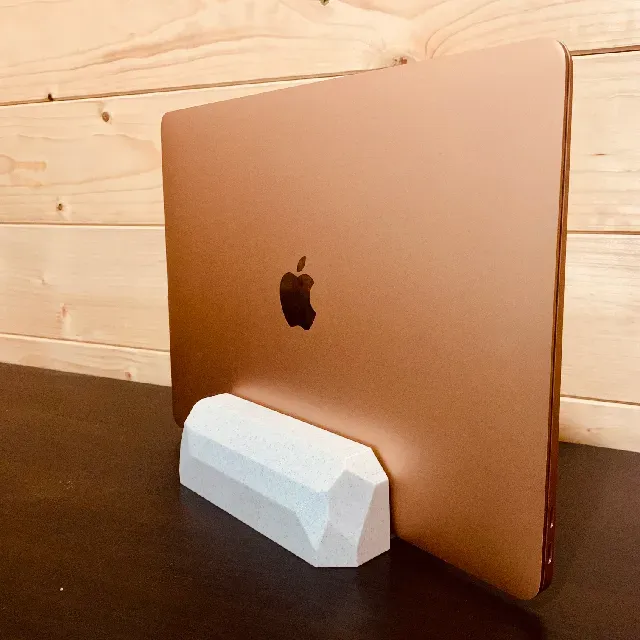 Macbook stand - universal size