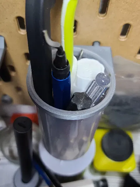 Ducros/Fuchs box holder to fix on Ikea Skadis Pegboard