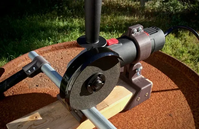 Angle Grinder Chop Saw for EMT Conduit and 2020 Extrusion — Фото 6 из 12