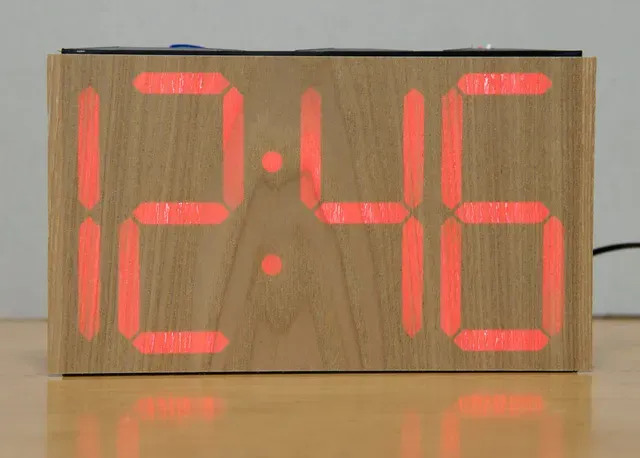 Monolithic Digital Clock / 7-segment Display Unit — Фото 2 из 13