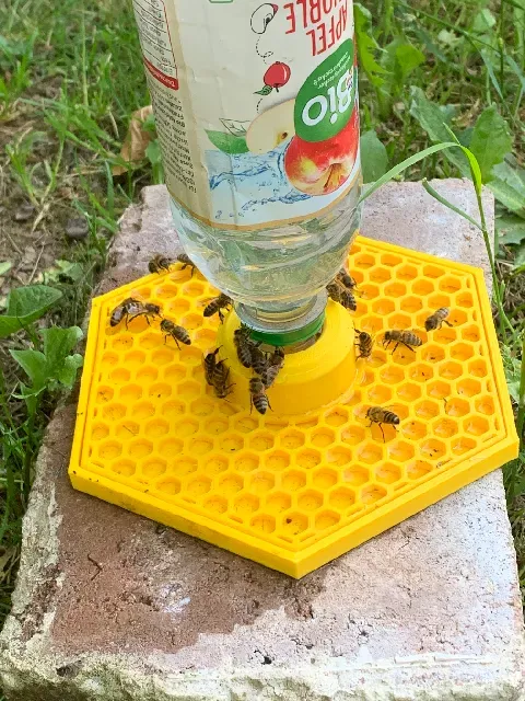 Remix for the 176mm Awesome Bee Feeder