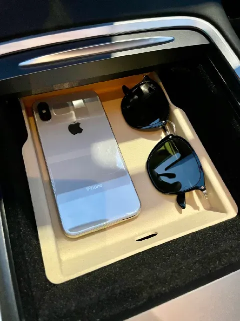 Tesla Model 3/Y 2021+ Center Console Tray — Фото 2 из 3