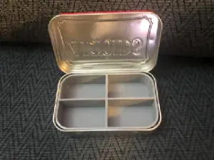 Altoids 4 compartments crosswise