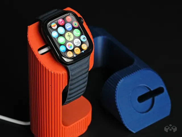 Apple Watch Charger Stand – Column Design — Фото 5 из 9