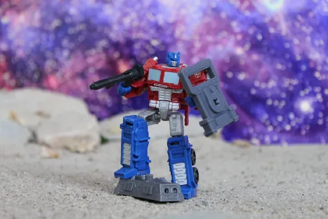 Flatbed Trailer and Riot Shield for Core Class Optimus Prime — Фото 4 из 7