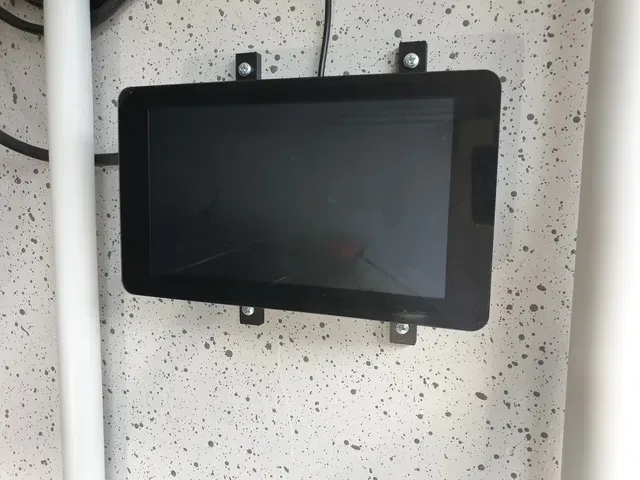 Wall mounting adapter for "Raspberry Pi 7 Inch Touchscreen display case" including Raspberry Pi 2 to 4B