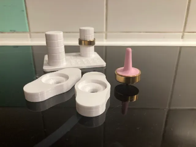 Ultimate Mini Spinning Top — Image 11 of 12