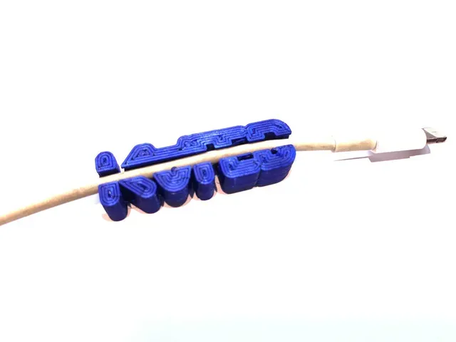 iPhone Cable Name Clip - Customizable — Фото 2 из 3