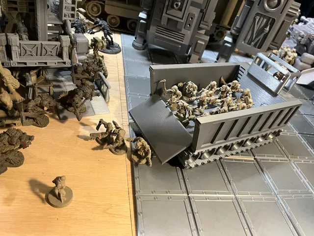 Stolen and looted APC from The White Desert — Фото 11 из 40