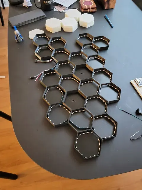 Customizable Hex Wall Lamp — Image 9 of 22