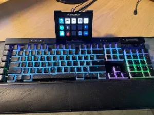 K95 Stream Deck Mount