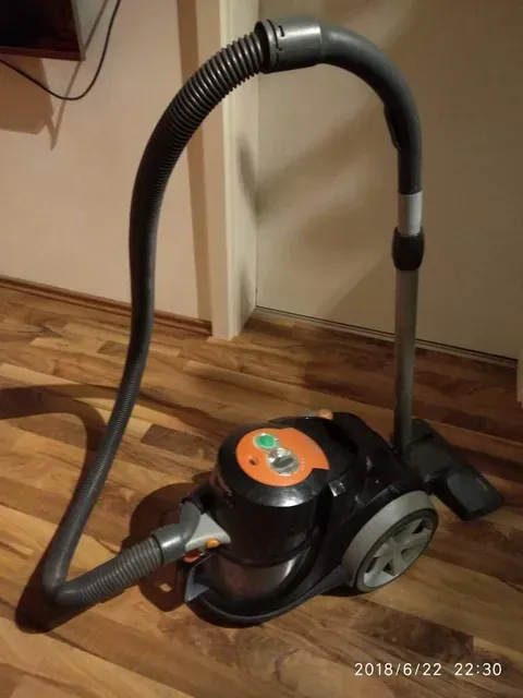 Verschluss / lock - Philips - Marathon FC9218 floor pro - beutelloser Staubsauger / bagless vacuum cleaner — Image 7 of 7