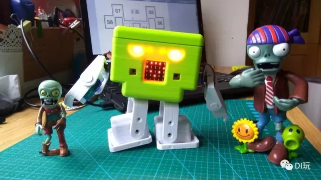 Micro:bit biped robot — Image 2 of 3
