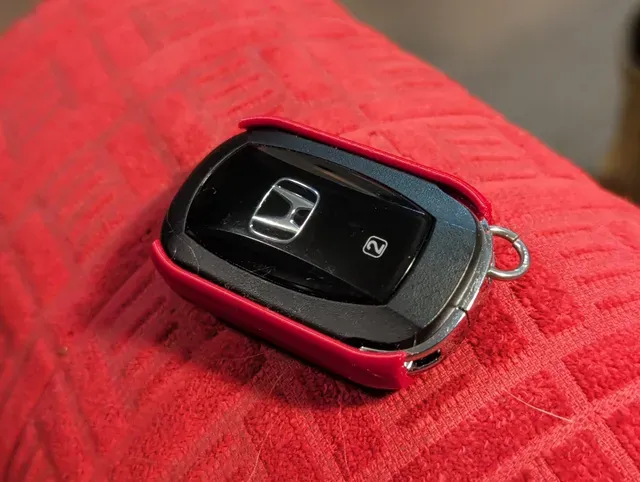 Button Cover/Guard for Honda Key Fob — Stops Accidental Presses | 2023-2025 Pilot, CR-V, HR-V, Accord, Civic — Фото 3 из 5
