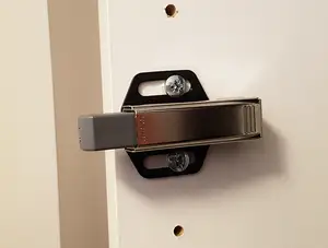 Blum hinge damper adapter with snap fit