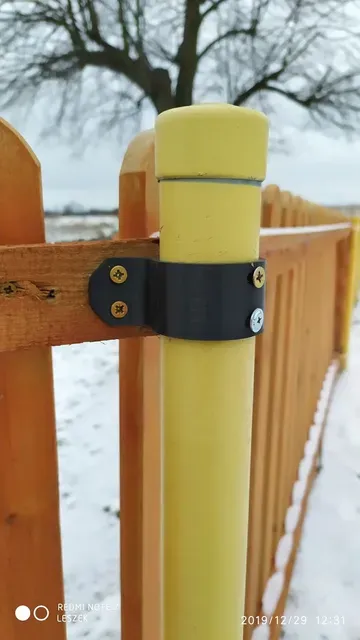 A set of holders, for a wooden fence, for a 48mm post — Image 2 of 3