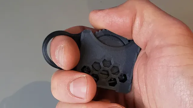 Fidget Ring Clicking Wheel — Image 3 of 4