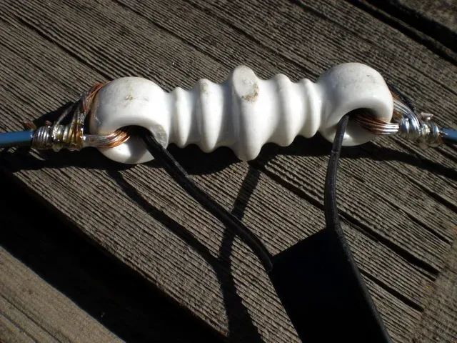 Antenna End Insulator ("Dog Bone" Insulator) — Фото 34 из 40