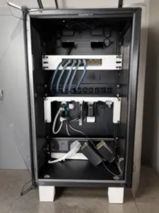 10" Server rack, Lanberg lift legs