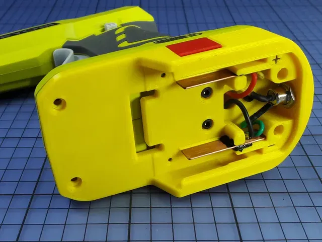 18V Ryobi ONE+ to Makita Battery Adapter v1.5b — Image 4 of 10