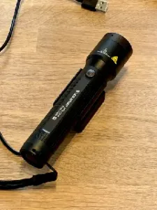 LEDLenser P7R Core Wandhalterung mit Ladefunktion / wall mount charger